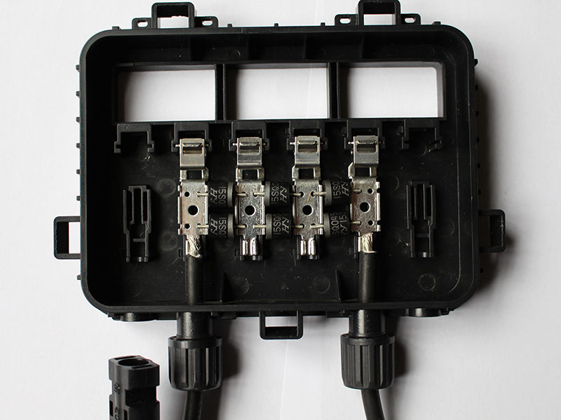 1701 各（gè）款（kuǎn）接線（xiàn）盒-光伏接線（xiàn）盒-82係列